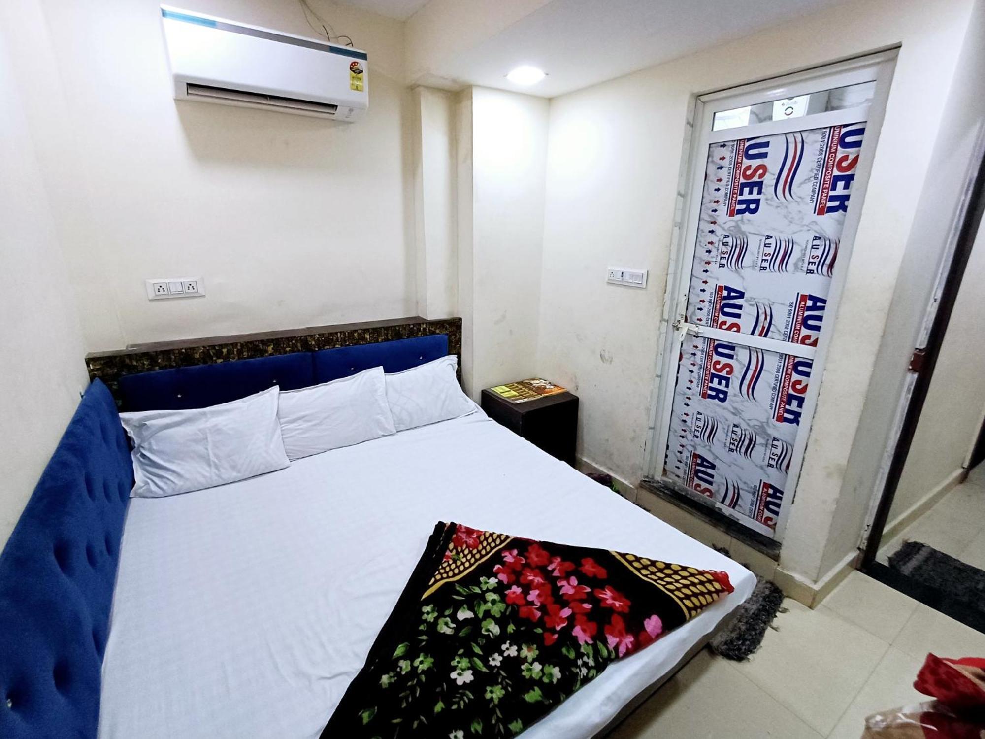 Hotel Blue Tower Inn Удджайн Экстерьер фото