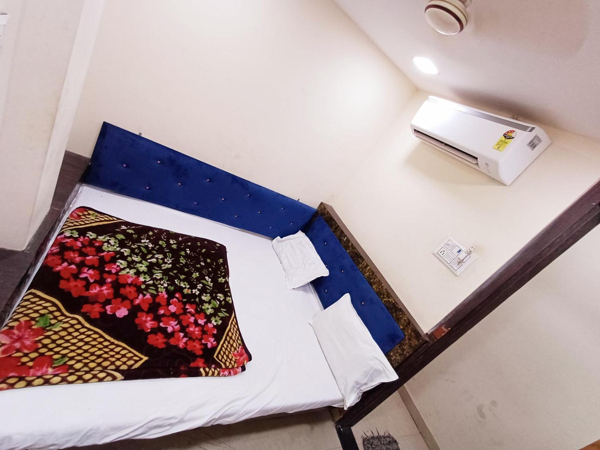 Hotel Blue Tower Inn Удджайн Экстерьер фото